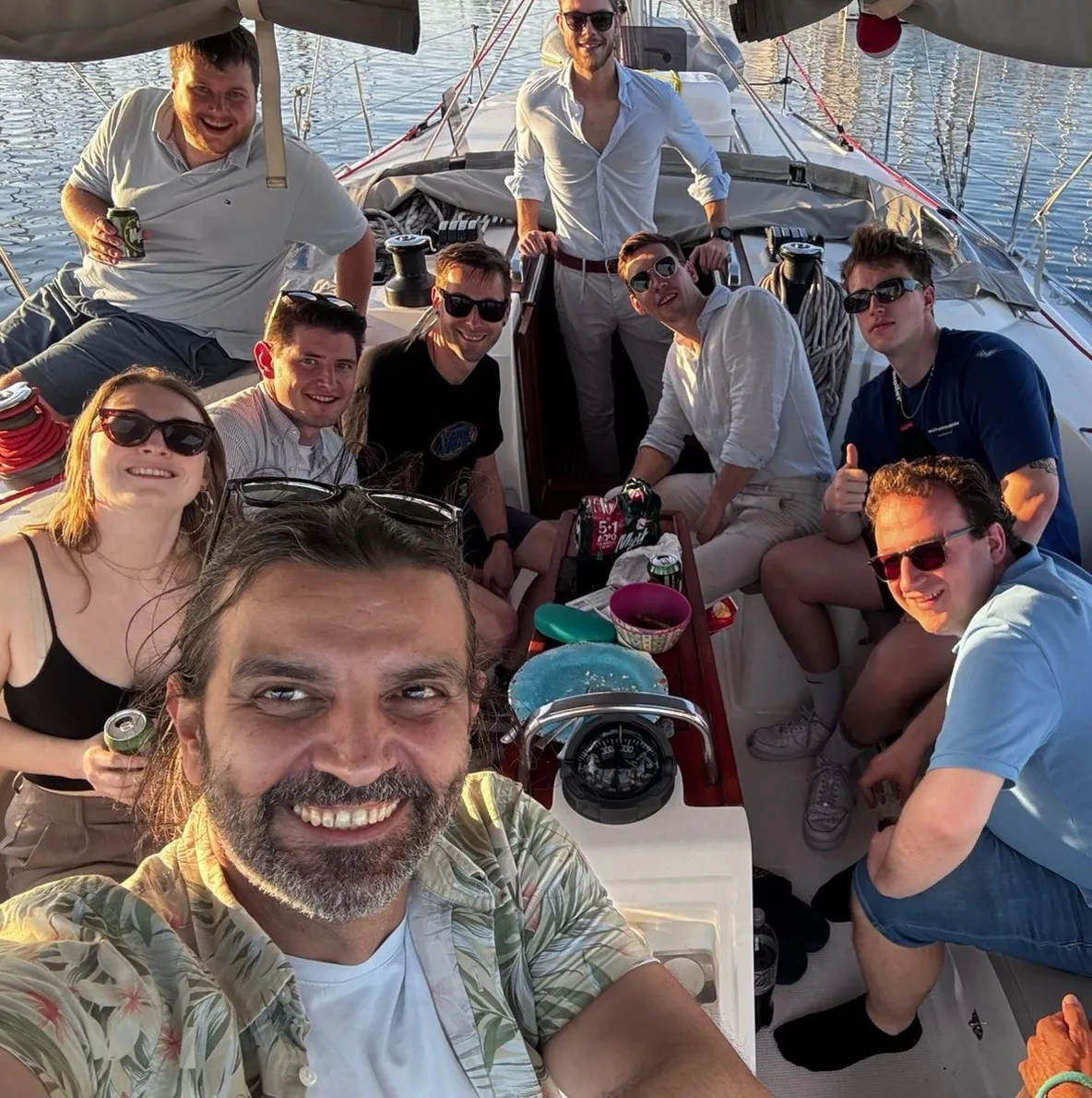 Een wijnproeverij op een boot in Athene